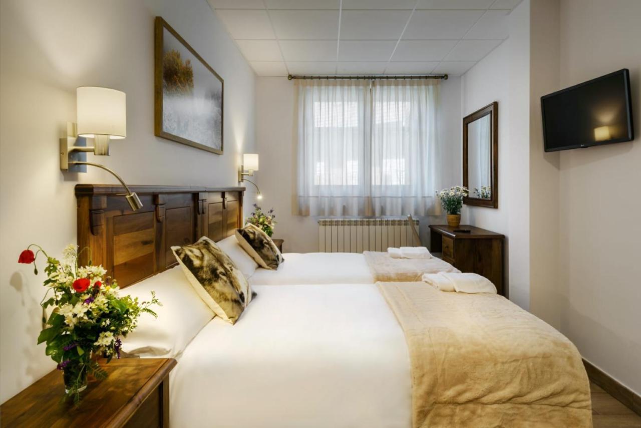 Hostal Bosque De Gamueta Anso Luaran gambar