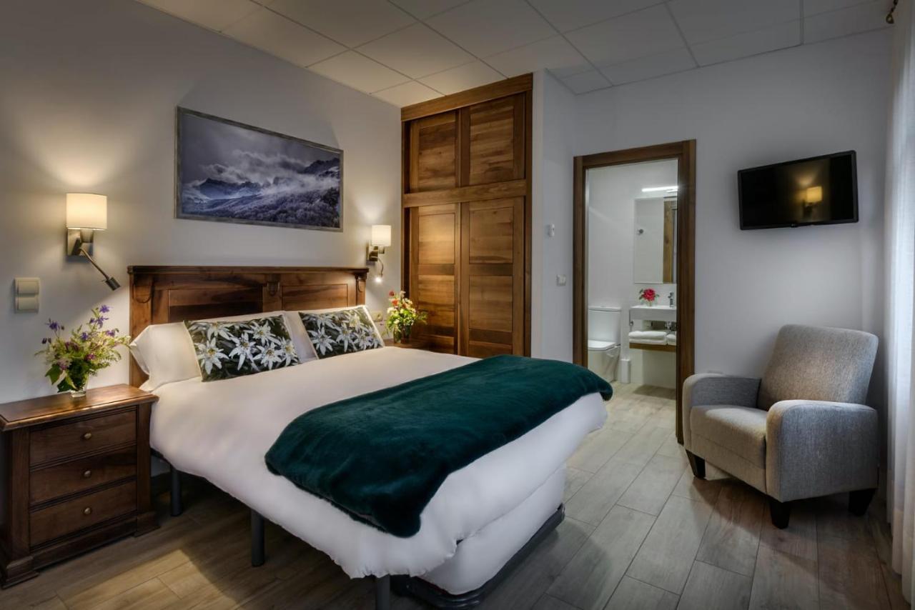 Hostal Bosque De Gamueta Anso Luaran gambar